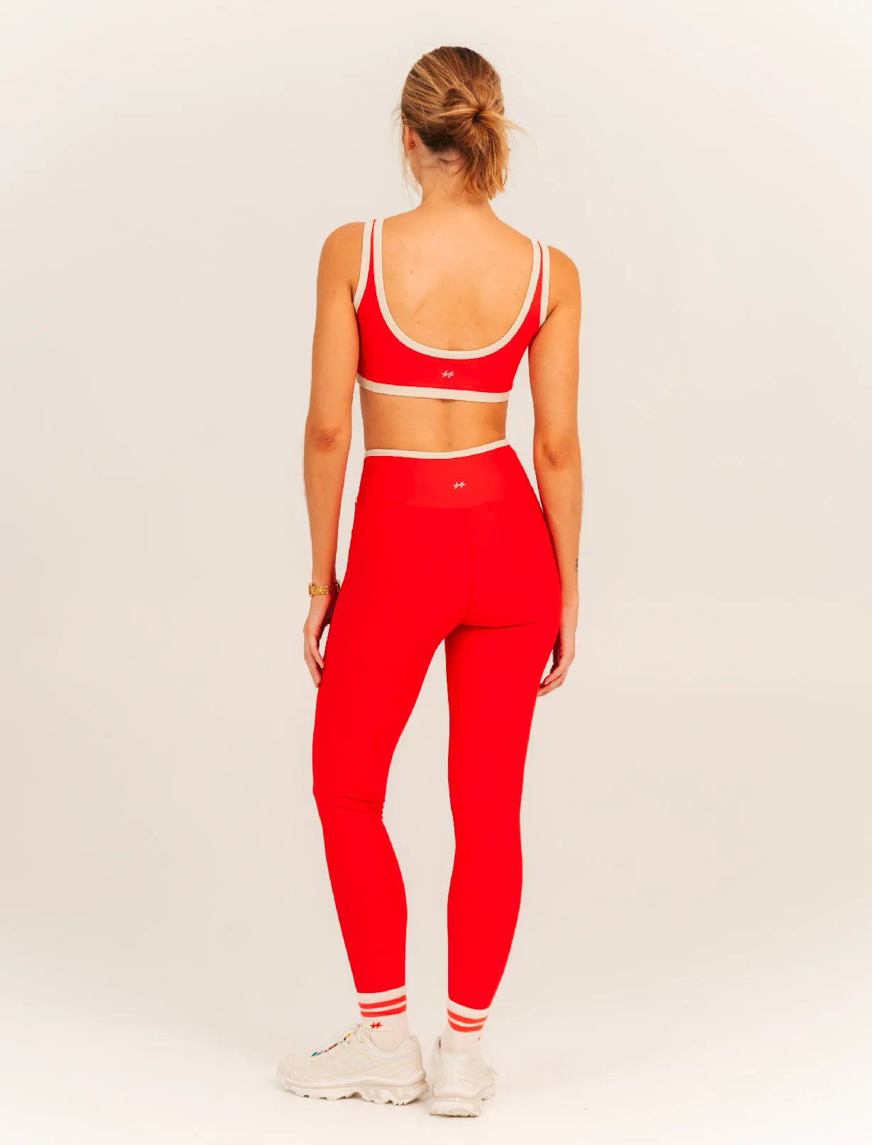 Top deportivo Leaf